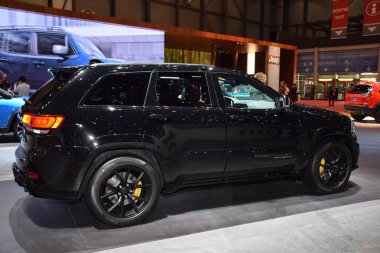 Cenevre, İsviçre - 04 Mart 2019: Jeep Grand Cherokee - Cenevre Uluslararası Otomobil Fuarı 2019