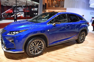 Cenevre, İsviçre - Mart 04, 2019: Lexus Rx 450h - Cenevre Uluslararası Otomobil Fuarı 2019
