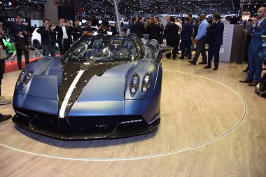 Cenevre, İsviçre - 4 Mart 2019: Pagani Huayra Roadster Cenevre Uluslararası Otomobil Fuarı 2019