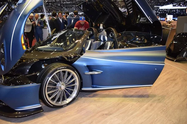 Женева, Швейцария - 04 марта 2019 года: Pagani Huayra Roadster Geneva International Motor Show 2019 — стоковое фото