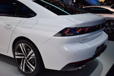 Cenevre, İsviçre - 05 Mart 2019: Peugeot 508 Hybrid - Cenevre Uluslararası Otomobil Fuarı 2019
