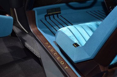 Cenevre, İsviçre - 05 Mart 2019: Peugeot e-Legend Concept - Cenevre Uluslararası Otomobil Fuarı 2019