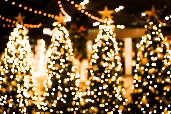 Kerstboom Met Gouden Bokeh Lichte Achtergrond Xmas Abstracte Vervagen Gloeiende — Stockfoto