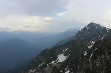 Dağlık arazinin manzarası