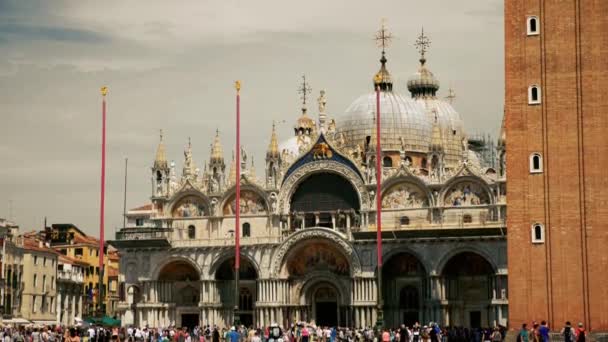 Szent Márk-bazilika Velencében — Stock videók