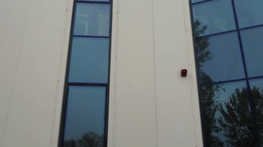 Ofis binasında yangın alarmı ünitesi