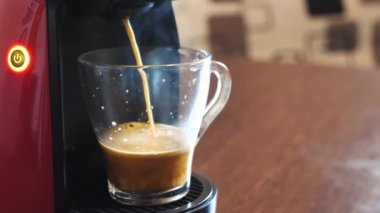Espresso makinesinde kahve yapmak
