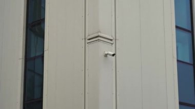 Ofis binasında küçük gözetim kamerası