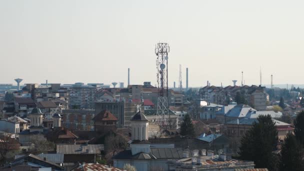 Antenas móviles GSM en la ciudad — Vídeo de stock