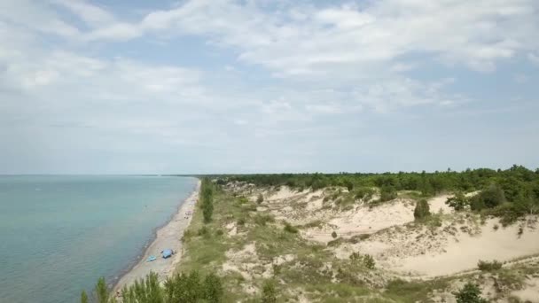 Huronsjön, strand och vatten. Flygfoto. 4k. — Stockvideo
