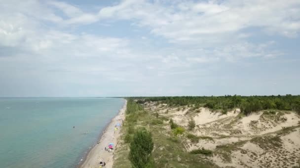 Lake Huron, strand en water. Luchtfoto. 4k. — Stockvideo