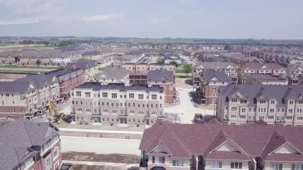 Flygfoto över området för bostäder och byggande av staden 4k — Stockvideo