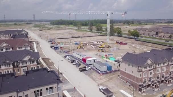 Vista aérea da área residencial e de construção da cidade 4k — Vídeo de Stock