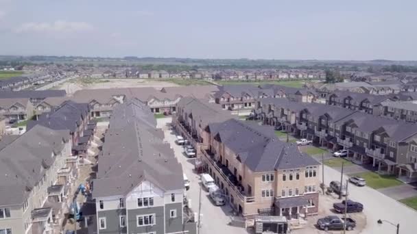 Flygfoto över området för bostäder och byggande av staden 4k — Stockvideo