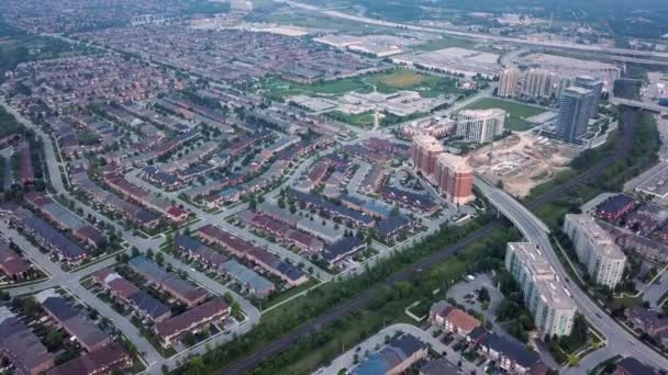Vue aérienne du quartier résidentiel de la ville 4k 
