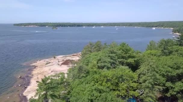 Vliegen Met Een Drone Boven Georgische Bay Van Huron Lake — Stockvideo