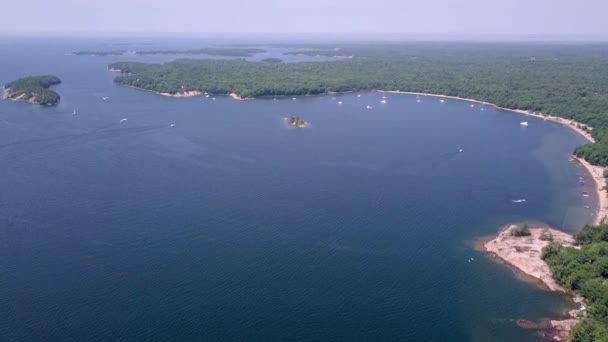 Flyga Med Drönare Över Huron Sjön Georgiska Bay — Stockvideo