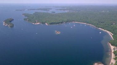 Uçan uçak yukarıda Gürcü bay Huron Gölü ile