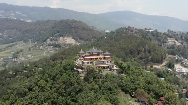 Nepál, Kathmandu. Kopan kolostor. Légifelvételek — Stock videók