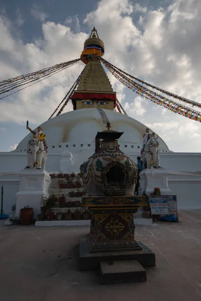 Nepal, Katmandu. Dua bayrakları ile Boudhanath stupa