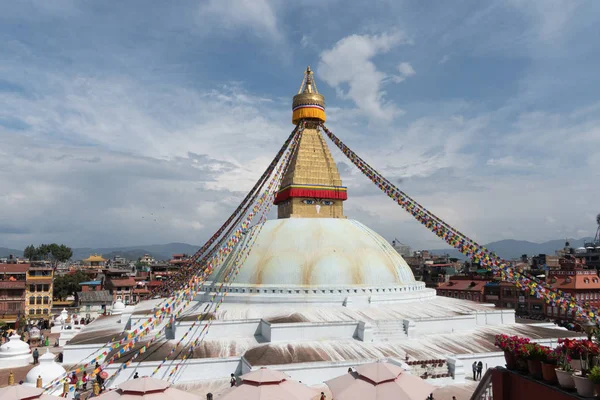 Nepal, Katmandu. Dua bayrakları ile Boudhanath stupa