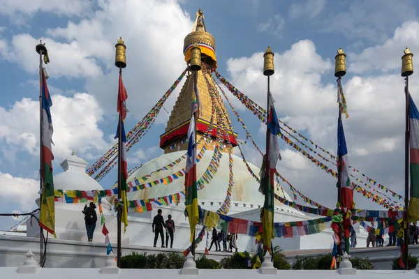 Nepal, Katmandu. Dua bayrakları ile Boudhanath stupa