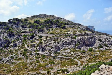 Açık sahil yolu ile deniz fenerine Cap Formentor sarma