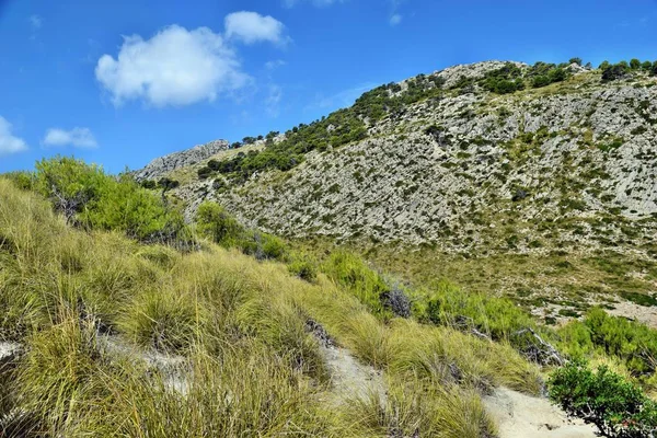 Vista de las colinas y montañas en el camino al Faro de Formentor —  Fotos de Stock