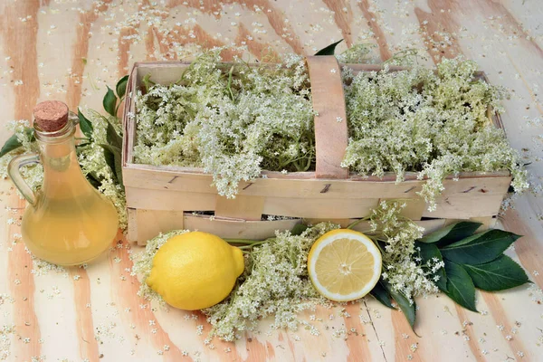 Elderflower Syrup Lemon Wooden Background Fresh Flower — Stock Photo, Image