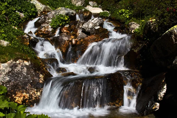 Vodopády Řece Lese — Stock fotografie