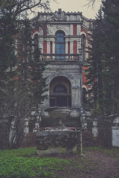 abandoned manor, Manor in Bykovo