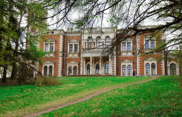 Manor in Bykovo, abandoned manor
