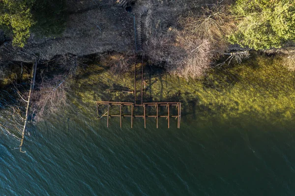 Vue Par Drone Rivage Lac Vieux Pont Rouillé Pendant Journée — Photo