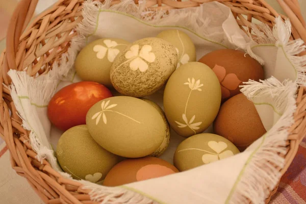 Easter Eggs Beautiful Pattern Natural Colors Painted Vegetable Wicker Basket — Stock Photo, Image