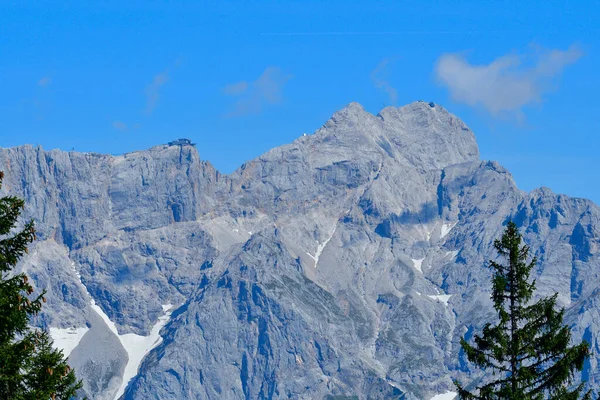 秋にオーストリアのダシュタイン山脈への眺め — ストック写真