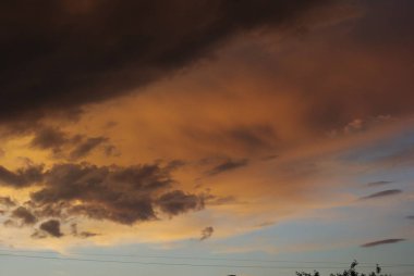 karanlık fırtına gökyüzü bulutlar