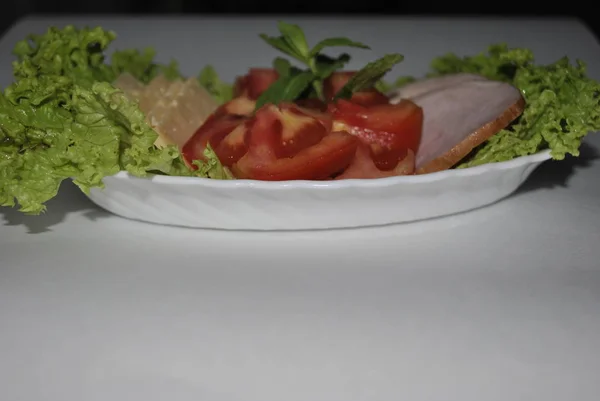 peynir ve sebze ile pizza ve sandviç