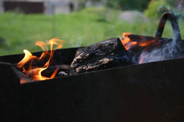 Μαγείρεμα Στη Φωτιά — Φωτογραφία Αρχείου