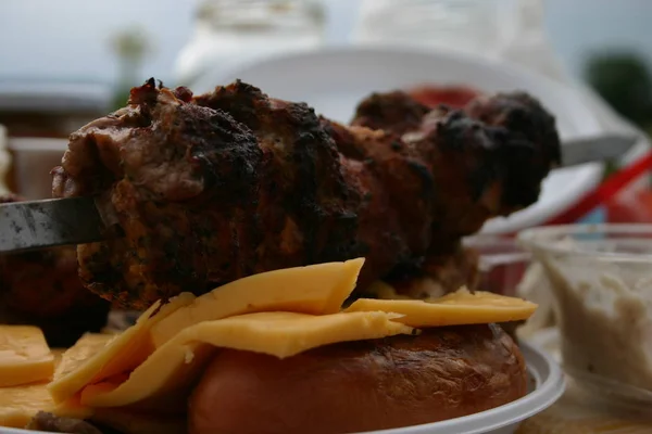 restoranda veya piknikte yemek