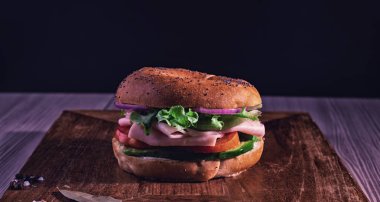  Simit jambon ve avokado