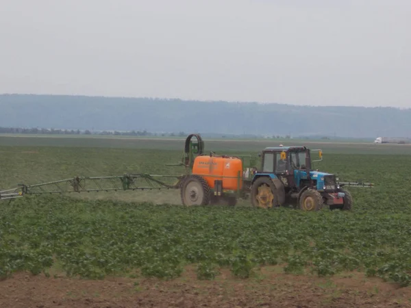 Opryskiwacz Kontrola Chwastów Zwalczanie Szkodników Łączenie Wsi Rolnik Pole Jednostka — Zdjęcie stockowe