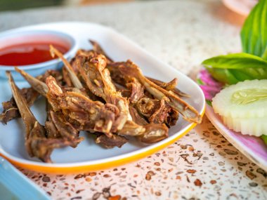 Kağıt ile derin kızarmış ördek ağzı, Sokak gıda Tay, Restoran kuzeydoğu, Yeşil Sağlıklı