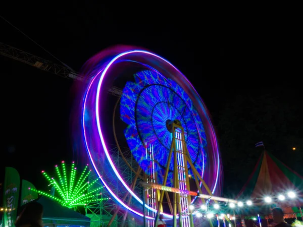 Riesenradbeleuchtung Farbenfroh Dieser Nacht Stadt Nebenfluss — Stockfoto