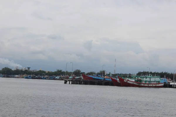Hafenatmosphäre Indonesien — Stockfoto