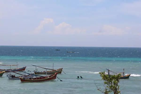 Endonezya Daki Gili Ketapang Adasında Yolcu Gemisi — Stok fotoğraf