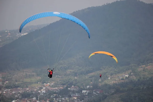 Extrémní Sportovní Paragliding Hráč Letu — Stock fotografie