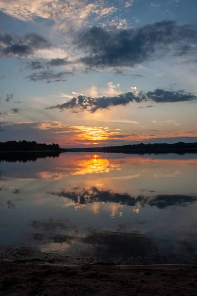 Неймовірно Красивий Літній Захід Сонця Озері — стокове фото
