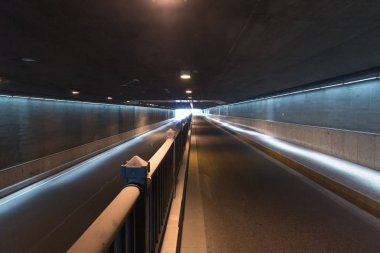 Şehirdeki geçit, perspektif arka planı