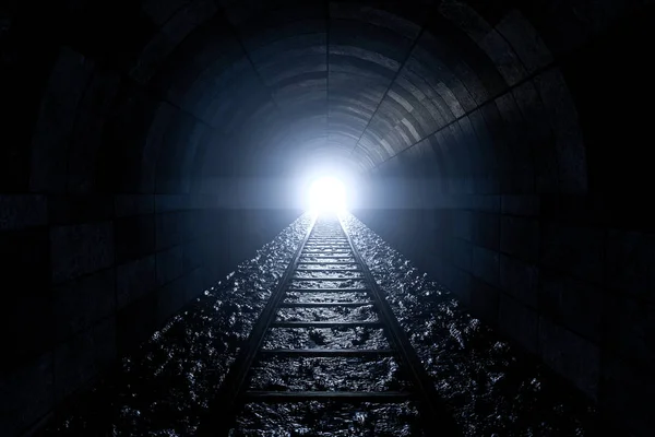 El ferrocarril en la cueva, Perspectiva de fondo — Foto de Stock