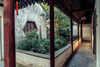Suzhou, Çin parkında sonbahar